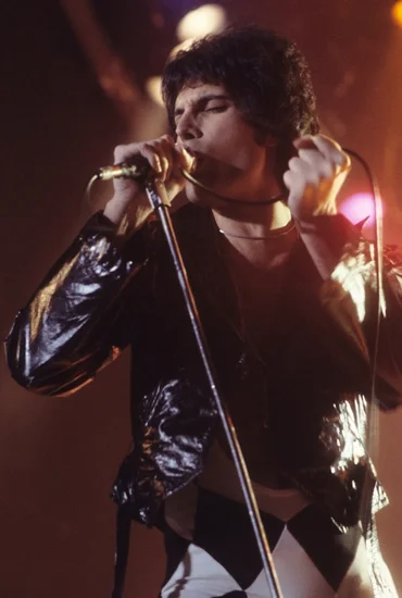 1946 – Freddie Mercury Born in Zanzibar