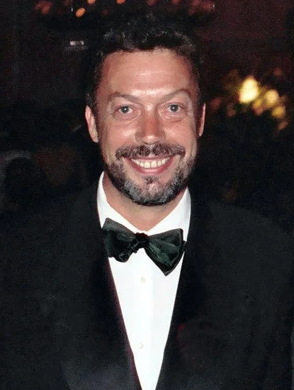 1946 – Tim Curry Born