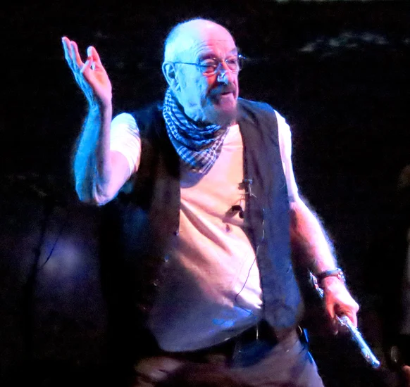 1947 – Ian Anderson Born