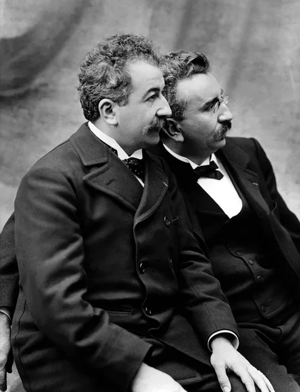 1948 – Louis Lumière Dies