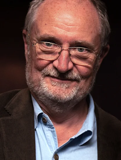 1949 – Jim Broadbent Born