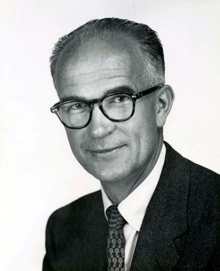 1951 – Junction Transistor Invention Announced