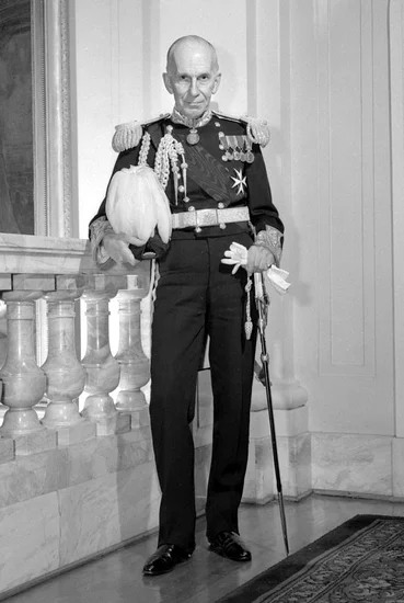 1952 – First Canadian-Born Governor General Sworn In