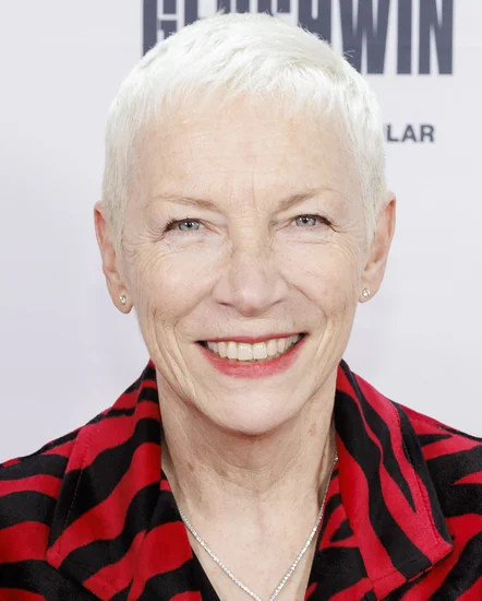 1954 – Annie Lennox, Musical Icon