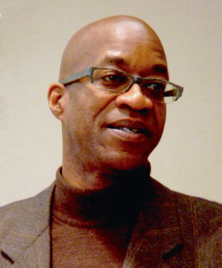1955 – Edwin Moses Born