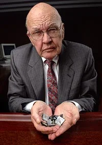 1958 – First Integrated Circuit Demonstrated