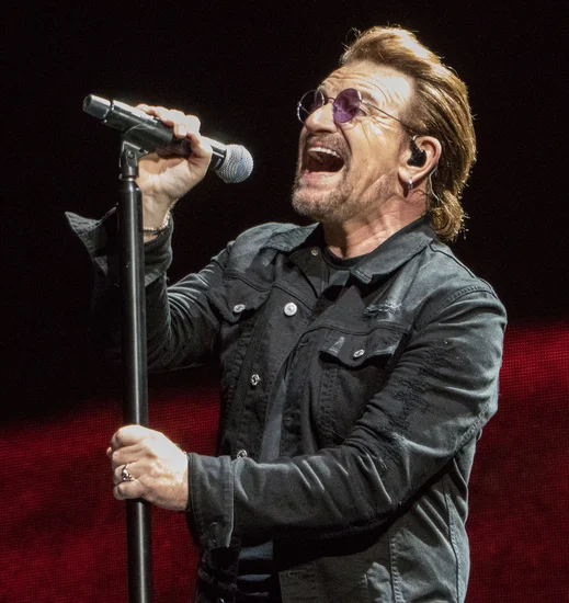 1960 – Bono Born