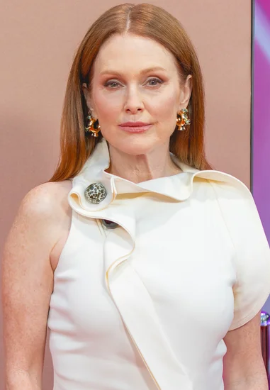 1960 – Julianne Moore Born