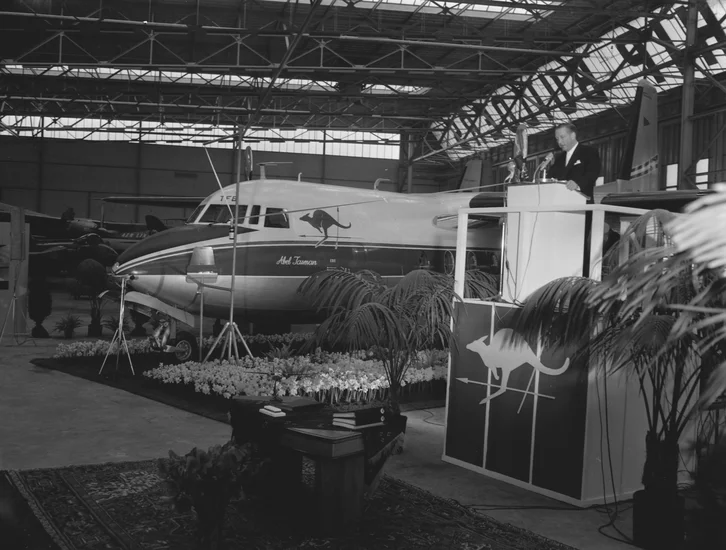 1960 – Trans Australia Airlines Flight 538 Crashes
