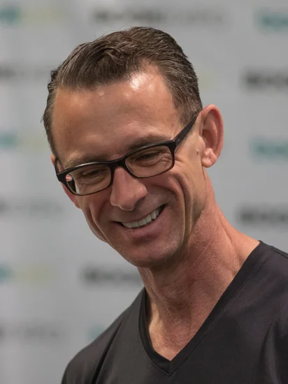 1962 – Chuck Palahniuk Born in Washington
