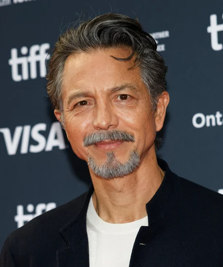 1963 – Benjamin Bratt Born