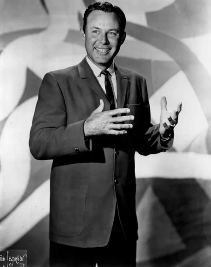 1964 – Country Music Star Jim Reeves Dies
