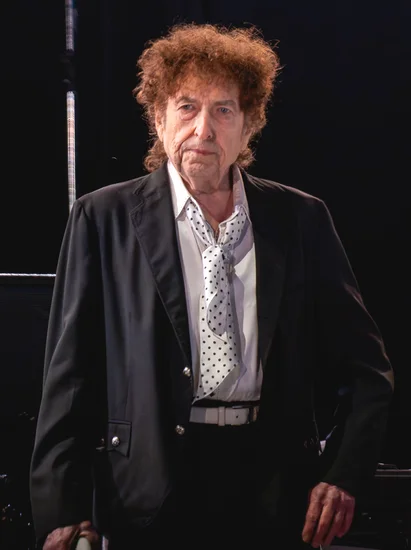 1965 – Bob Dylan Goes Electric at Newport