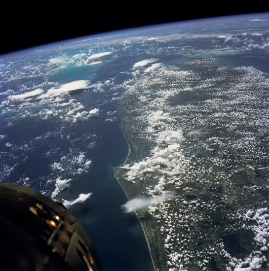 1965 – Gemini V Returns to Earth