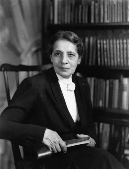 1968 – Lise Meitner Dies