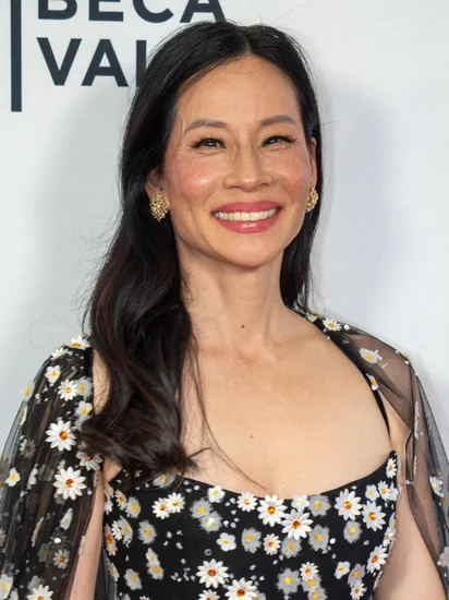 1968 – Lucy Liu Born
