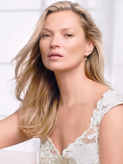 1972 – Kate Moss Born