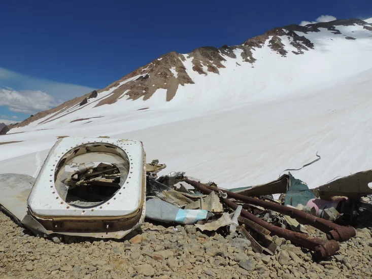 1972 – Uruguayan Air Force Flight 571 Crashes