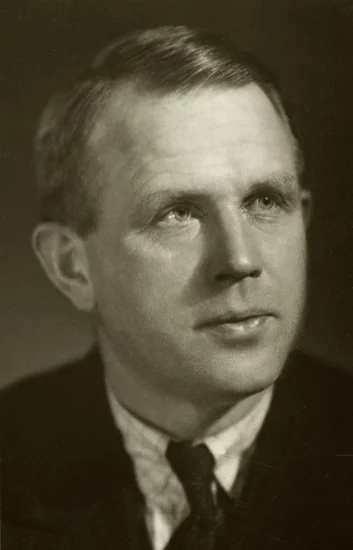 1973 – Artturi Ilmari Virtanen
