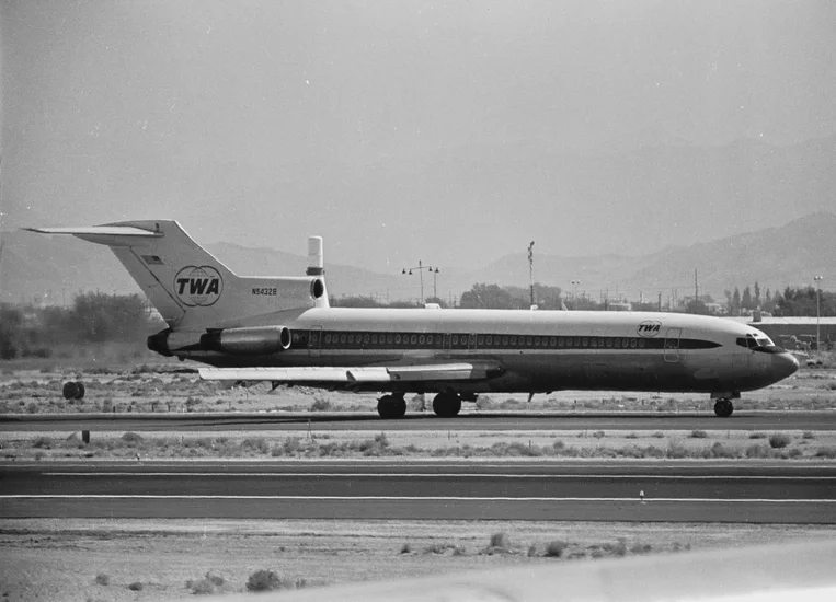 1974 – TWA Flight 514 Crashes Near Dulles Airport