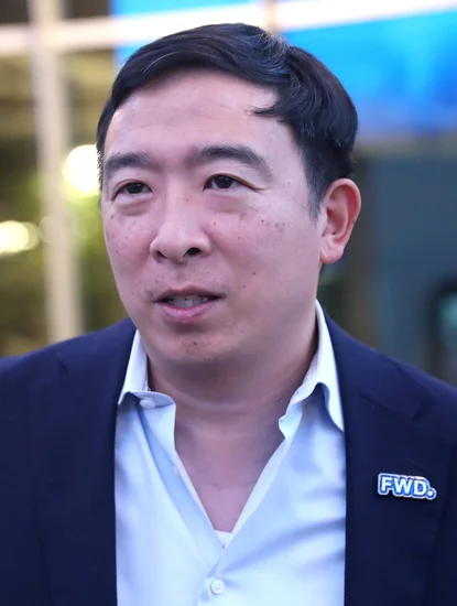 1975 – Andrew Yang Born