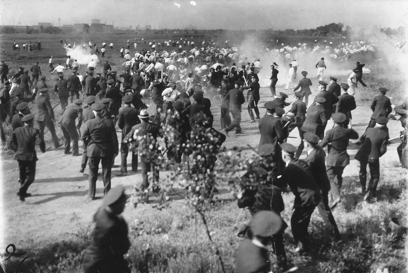 1975 – Memorial Day Massacre in Chicago