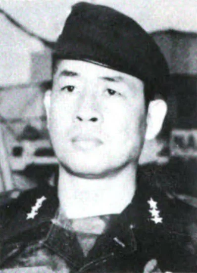 1975 – South Vietnamese General Flees to America