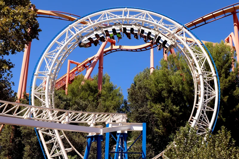 1976 – Revolutionary Roller Coaster Opens