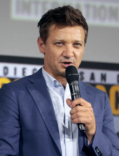 1977 – Jeremy Renner Born