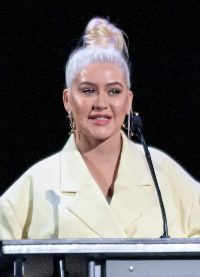 1980 – Christina Aguilera Born