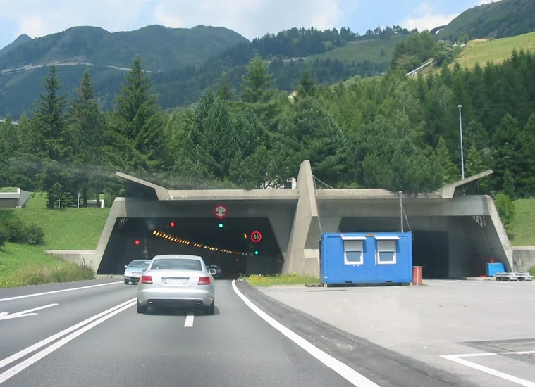 1980 – Gotthard Road Tunnel Opens in Switzerland