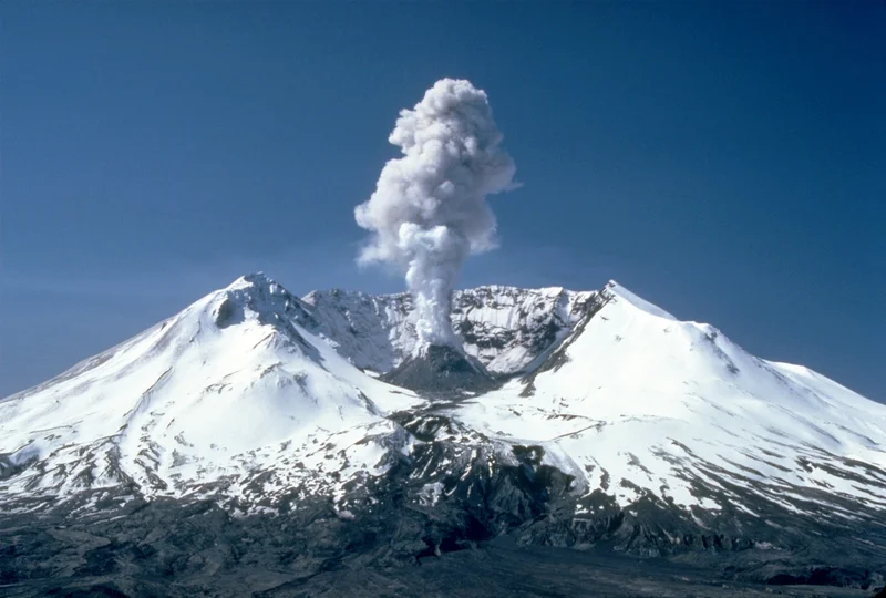 1980 – Mount St. Helens Erupts