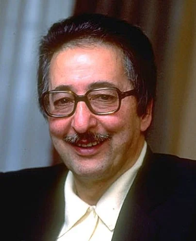 1981 – Iranian President Flees to Paris