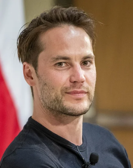 1981 – Taylor Kitsch Born