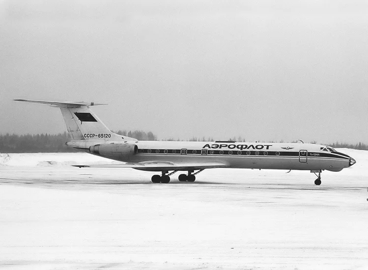 1986 – Aeroflot Flight 2306 Crashes
