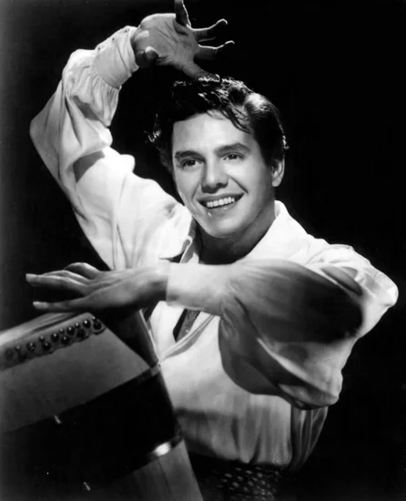 1986 – Desi Arnaz Dies