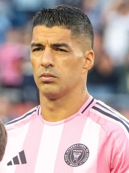 1987 – Luis Suárez Born