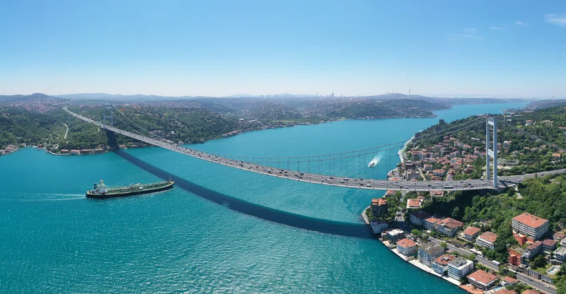 1988 – Fatih Sultan Mehmet Bridge Opens