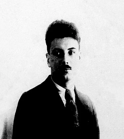 1990 – Lewis Mumford Dies