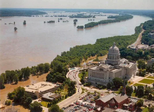 1993 – Great Flood Forces Illinois Town Evacuation