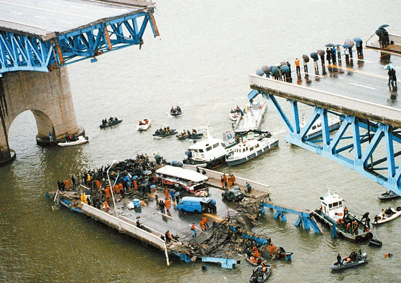 1994 – Seoul Bridge Collapse Kills 32 People