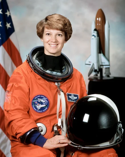 1995 – Collins Pilots Space Shuttle
