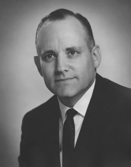 1995 – Howard W. Hunter Dies