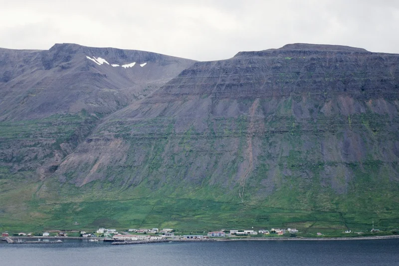 1995 – Icelandic Avalanche Disaster