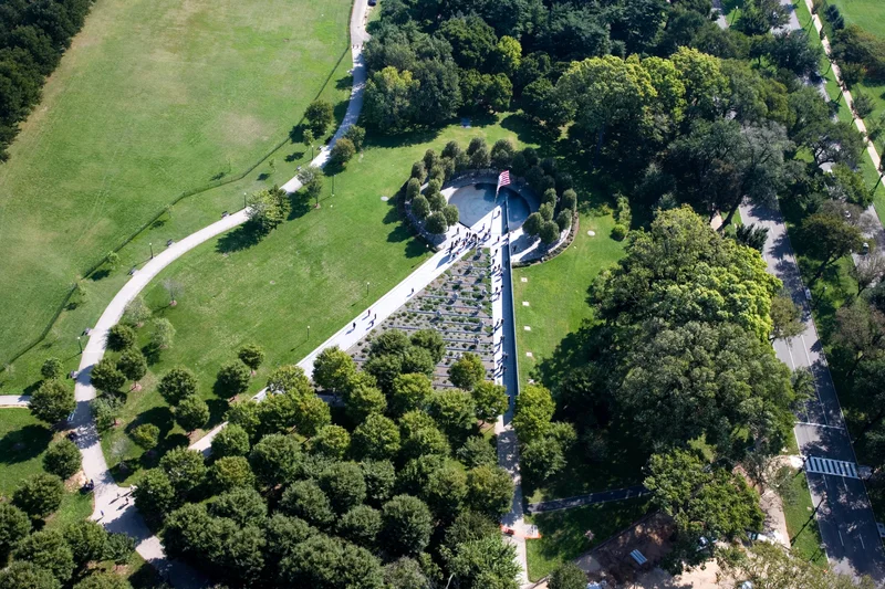 1995 – Korean War Veterans Memorial Dedicated