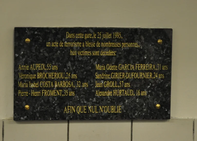 1995 – Paris Metro Bombing