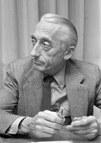 1997 – Jacques Cousteau Dies