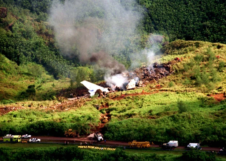 1997 – Korean Air Flight 801 Crashes