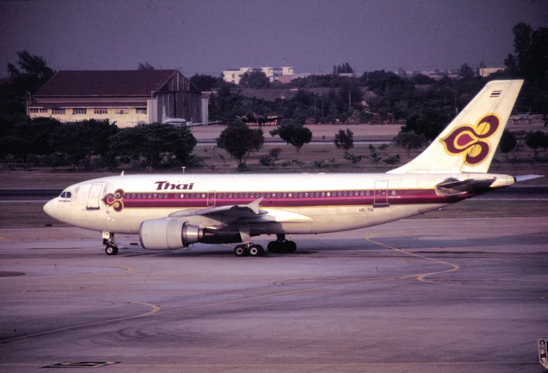 1998 – Thai Airways Flight 261 Crashes