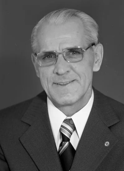 1999 – Willi Stoph Dies